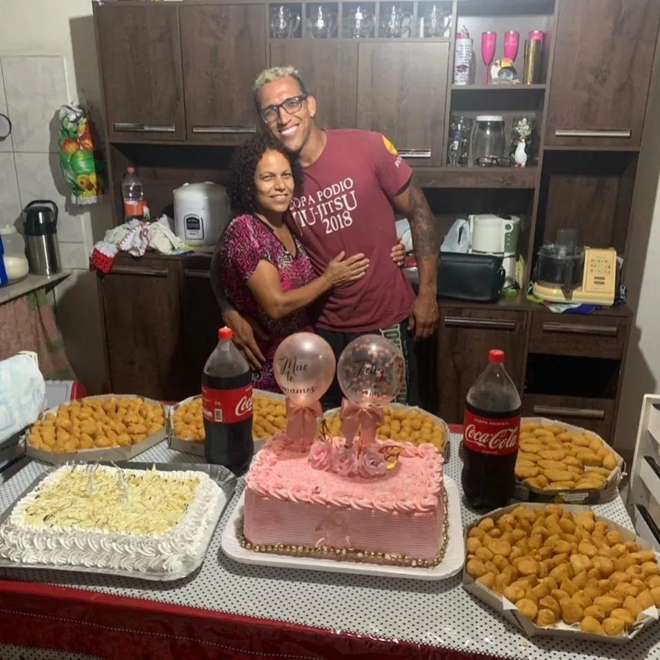 Charles “Do Bronx” Oliveira từ Favela: Bác sĩ từng chẩn đoán không thể đi lại, giờ vô địch UFC sau 10 năm thượng đài ảnh 2