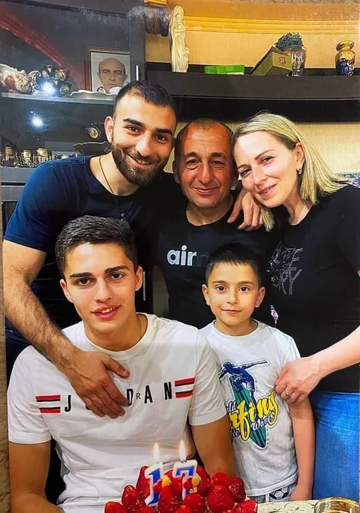 Arsen Zakharyan: Yêu thích Cristiano Ronaldo, nhưng chơi bóng giống… Igor Dobrovolsky ảnh 3