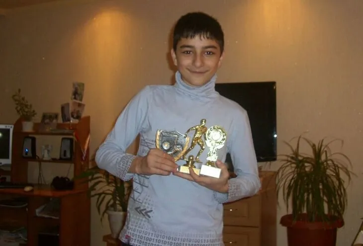 Arsen Zakharyan: Yêu thích Cristiano Ronaldo, nhưng chơi bóng giống… Igor Dobrovolsky ảnh 1