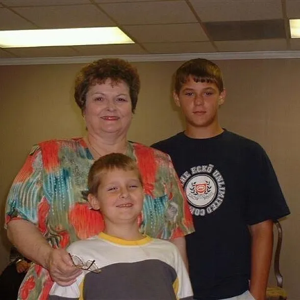 “Viên kim cương” Dustin Poirier: Thích đánh lộn, 15 tuổi bỏ học, được bạn gái cứu vớt và “tìm thấy” quyền Anh ảnh 1