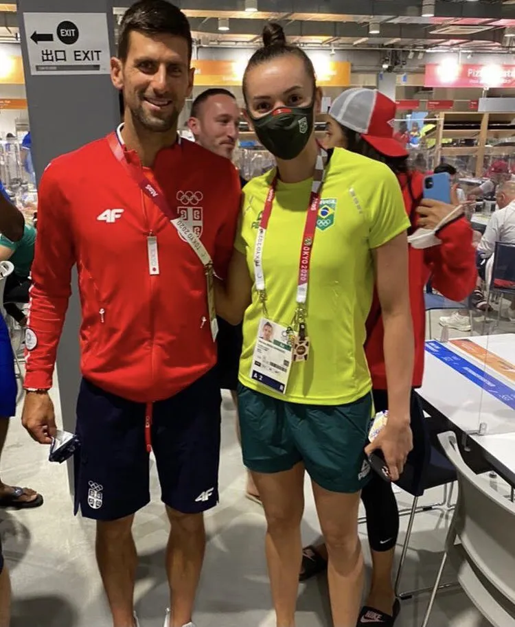 Novak Djokovic: Ngôi sao nổi tiếng số 1 ở Olympic, ai cũng muốn xin chữ ký và chụp hình ảnh 1