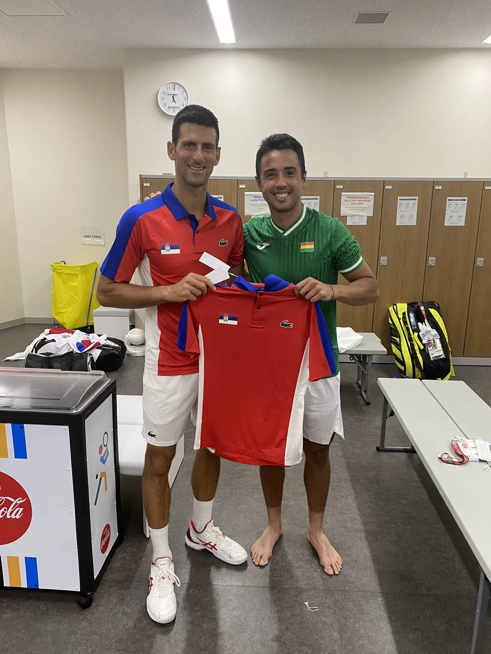 Novak Djokovic: Ngôi sao nổi tiếng số 1 ở Olympic, ai cũng muốn xin chữ ký và chụp hình ảnh 9