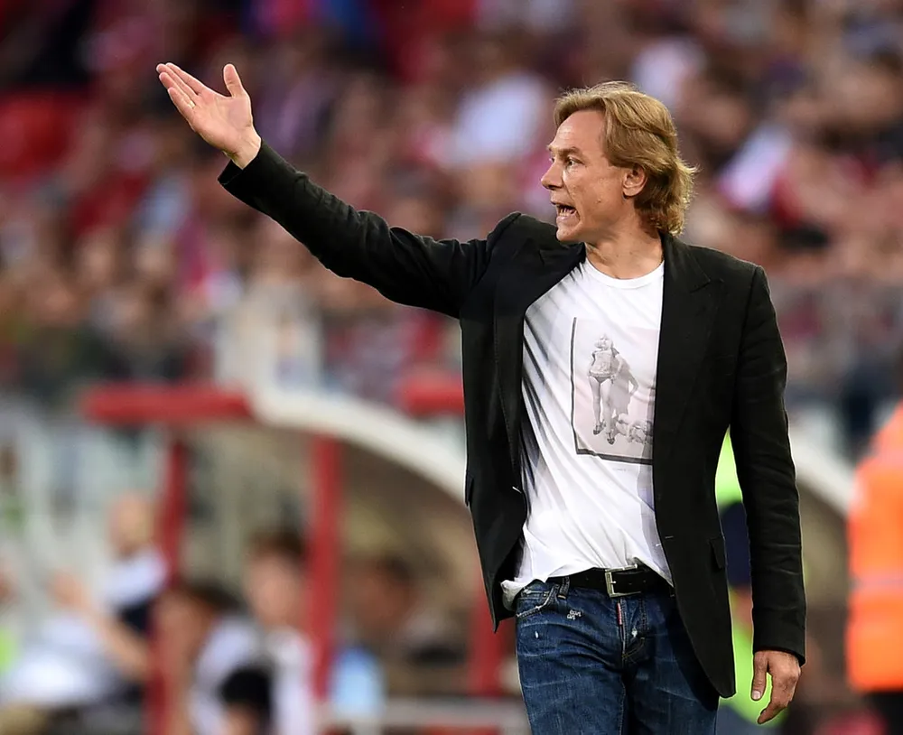 Karpin đã thôi chức HLV trưởng Rostov, tập trung vào Sbornaya