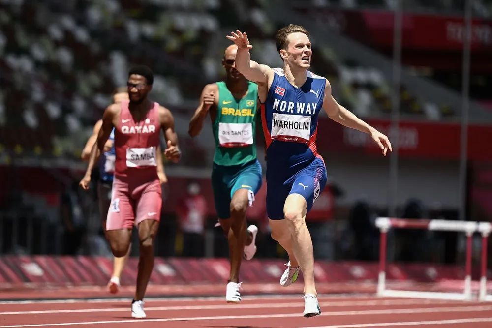Karsten Warholm trở thành người đầu tiên chạy dưới 46 giây ở cự ly 400m rào, tự phá KLTG 76% giây ảnh 1