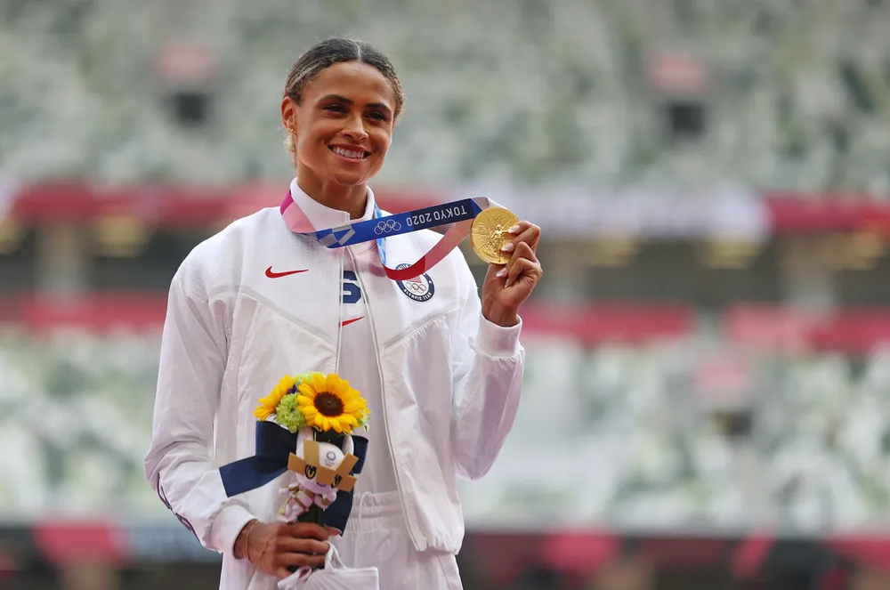 Sydney McLaughlin là điểm sáng nhất của điền kinh Mỹ với 2 tấm HCV