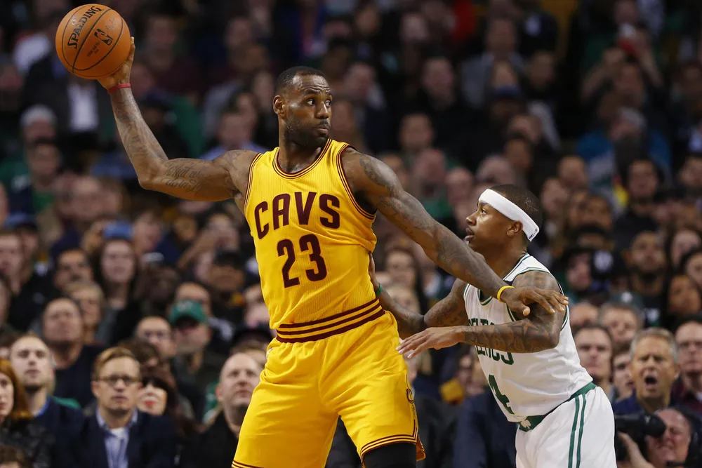 Ở thời đỉnh cao, Isaiah đối đầu ngang ngửa với James bất chấp hạn chế hình thể