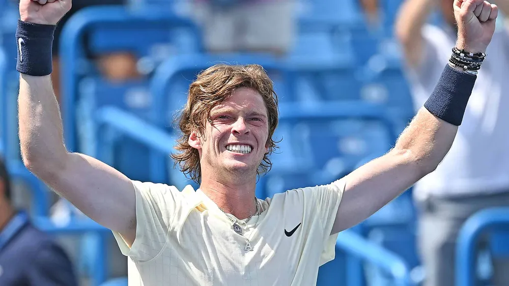 Cincinnati Masters: Daniil Medvedev hủy diệt đối thủ 12-2, sẽ đấu Andrey Rublev ở “trận nội chiến nước Nga” ảnh 1