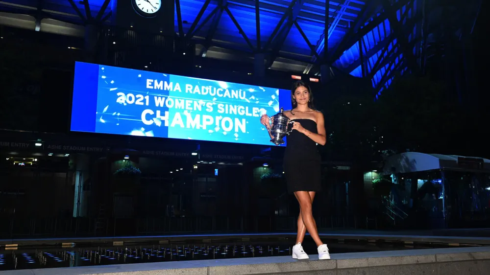 US Open: 'Quý cô' Emma Raducanu thắp lại ngọn lửa Anh sau 53 năm ở Grand Slam trên đất Mỹ ảnh 8