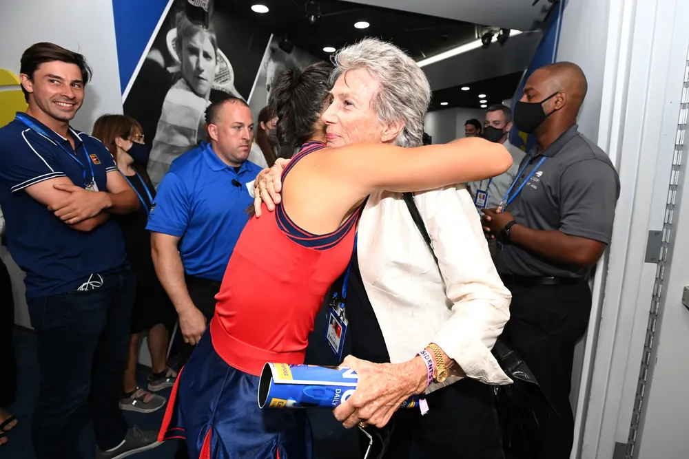 US Open: 'Quý cô' Emma Raducanu thắp lại ngọn lửa Anh sau 53 năm ở Grand Slam trên đất Mỹ ảnh 7