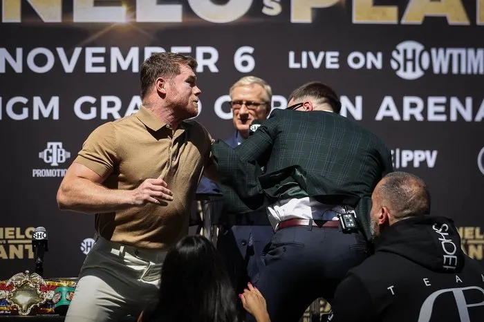 Canelo Alvarez vs Caleb Plant: Tháng 11 mới chính thức so quyền, nhưng đã kịp “triết chiêu” khiến Caleb rách mặt ảnh 4