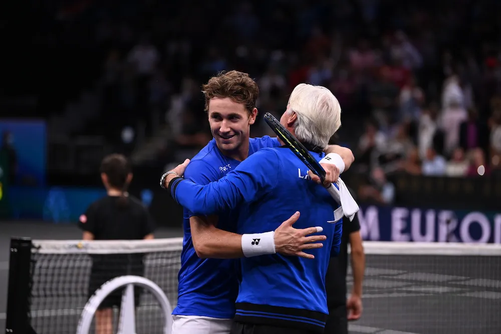 Laver Cup: Casper Ruud “lĩnh ấn tiên phong”, tuyển châu Âu thắng 3 trận đơn mở màn ảnh 1
