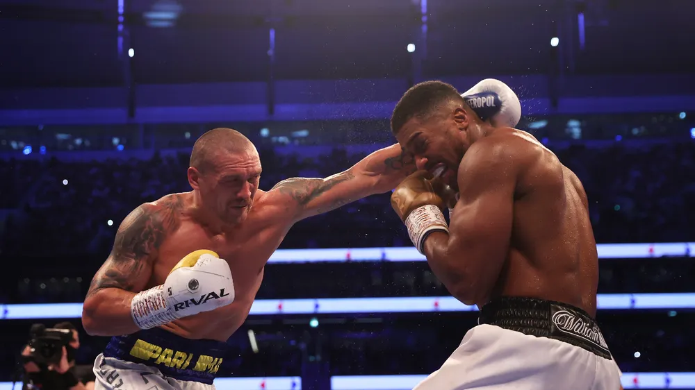 Anthony Joshua vs Oleksandr Usyk: “Miêu hiệp” cắt tỉa AJ “cơ bắp”, suýt thắng KO khiến cả Ukraine bùng nổ ảnh 3