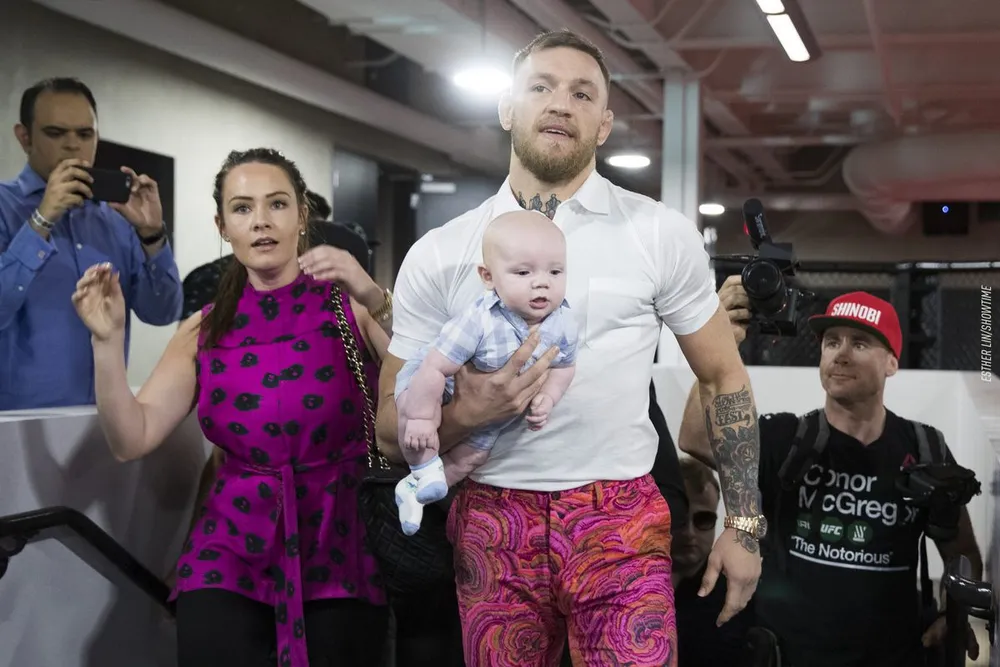 “Gã điên” Conor McGregor lại đánh người: Tiết lộ của nạn nhân mới nhất - DJ người Ý Francesco Facchinetti ảnh 1