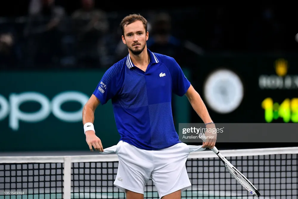 WTA Finals & ATP Finals: Mỹ nhân Badosa “bắn hạ” Sabalenka, Djokovic khác bảng Medvedev ảnh 2