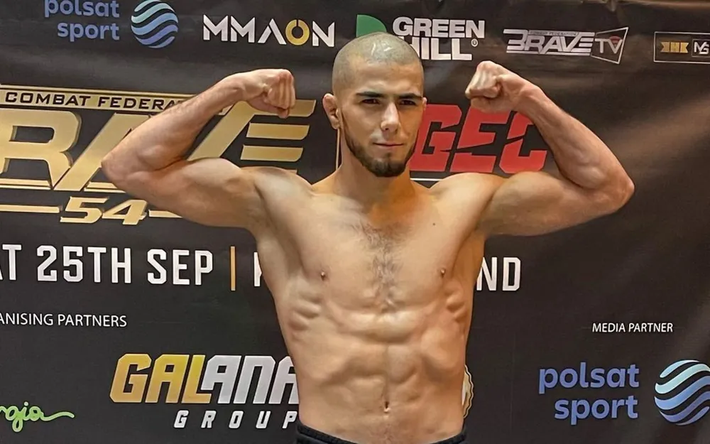 “The Punisher” Muhammad Mokaev: Từng năn nỉ “ông bầu trọc đầu” Dana White “bấm follow”, nay ký hợp đồng với UFC ảnh 2