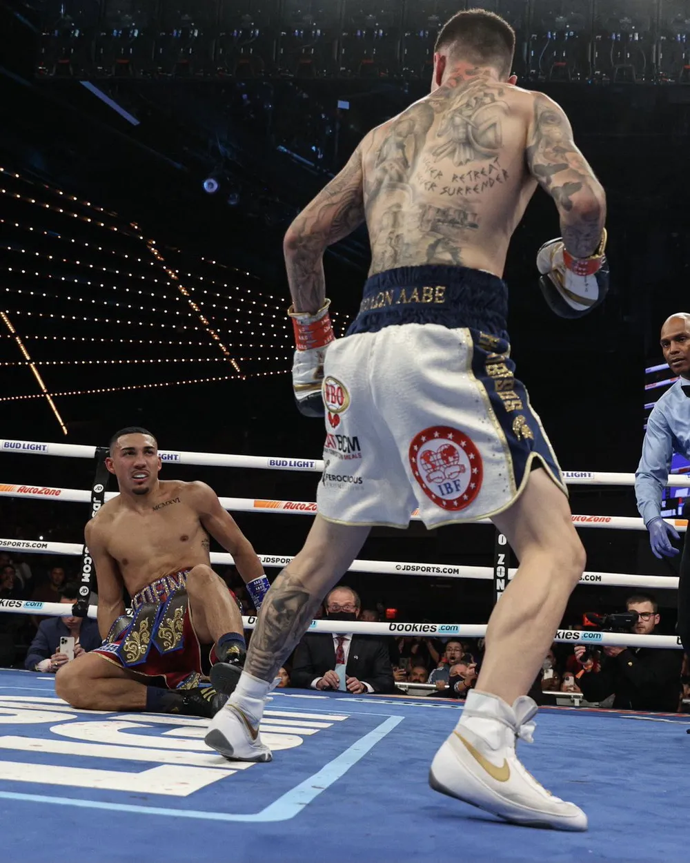 “Hoàng đế” George Kambosos Jr: Lật đổ “Kẻ tiếp quản” Teofimo Lopez sau 12 hiệp, trở thành Vua mới của hạng nhẹ ảnh 1