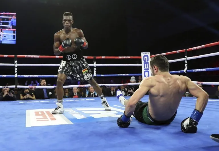 Đối thủ của Vasiliy Lomachenko - Richard Commey: Suýt trở thành cầu thủ bóng đá triển vọng, nhưng theo nghiệp đánh đấm để thoát nghèo ảnh 2