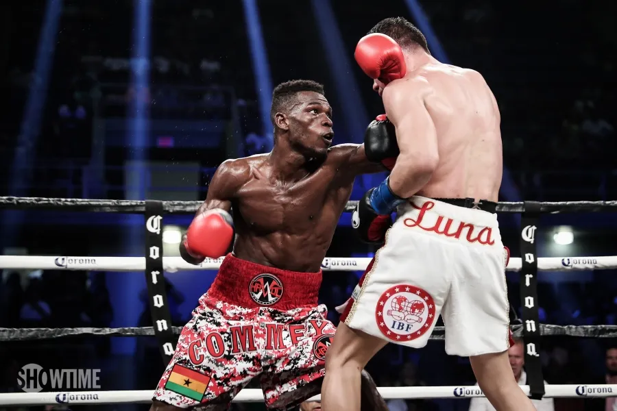 Đối thủ của Vasiliy Lomachenko - Richard Commey: Suýt trở thành cầu thủ bóng đá triển vọng, nhưng theo nghiệp đánh đấm để thoát nghèo ảnh 3