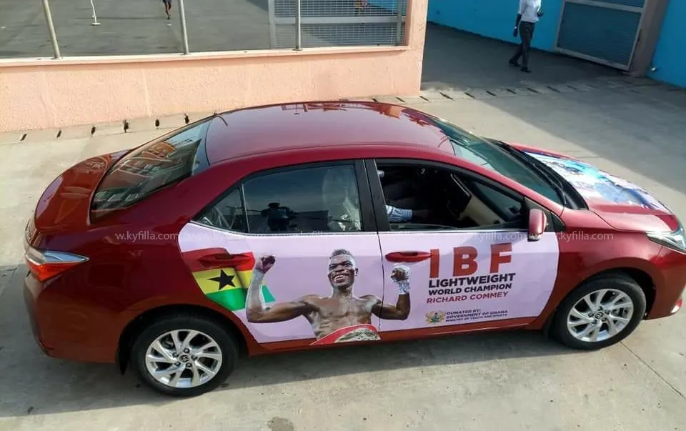 Đối thủ của Vasiliy Lomachenko - Richard Commey: Thượng đài… cả trong quán bar của Nga, được Tổng thống Ghana tặng xe hơi “rẻ tiền” ảnh 3