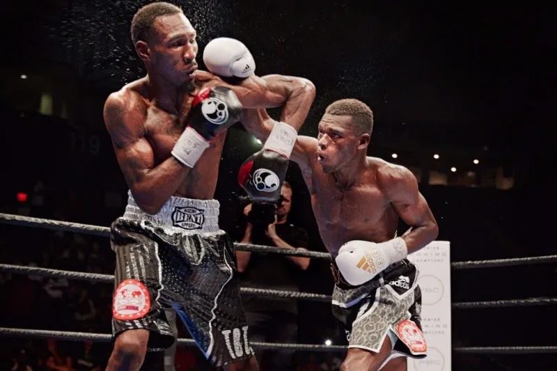 Đối thủ của Vasiliy Lomachenko - Richard Commey: Thượng đài… cả trong quán bar của Nga, được Tổng thống Ghana tặng xe hơi “rẻ tiền” ảnh 1