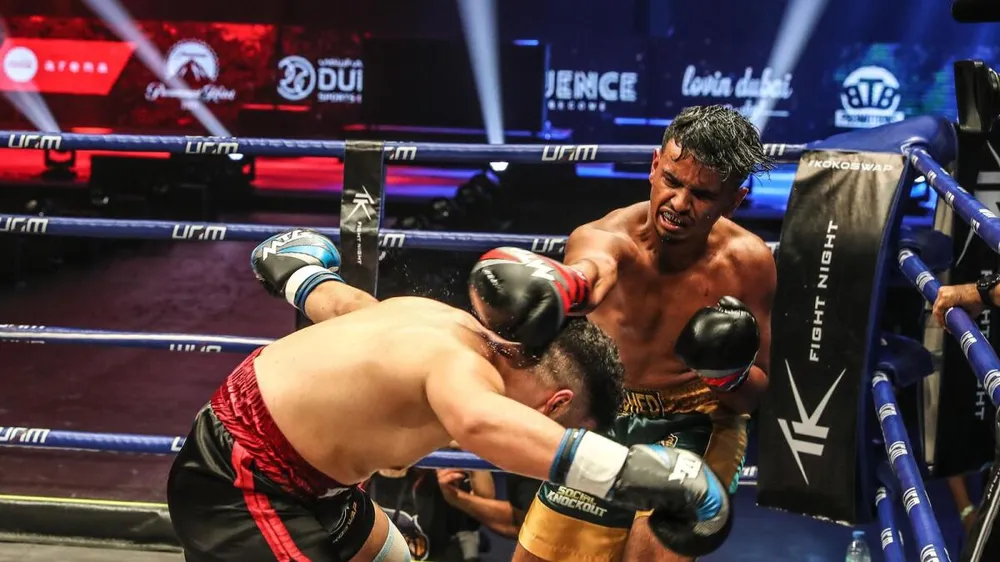 Money Kicks trong trận thượng đài đầu tiên