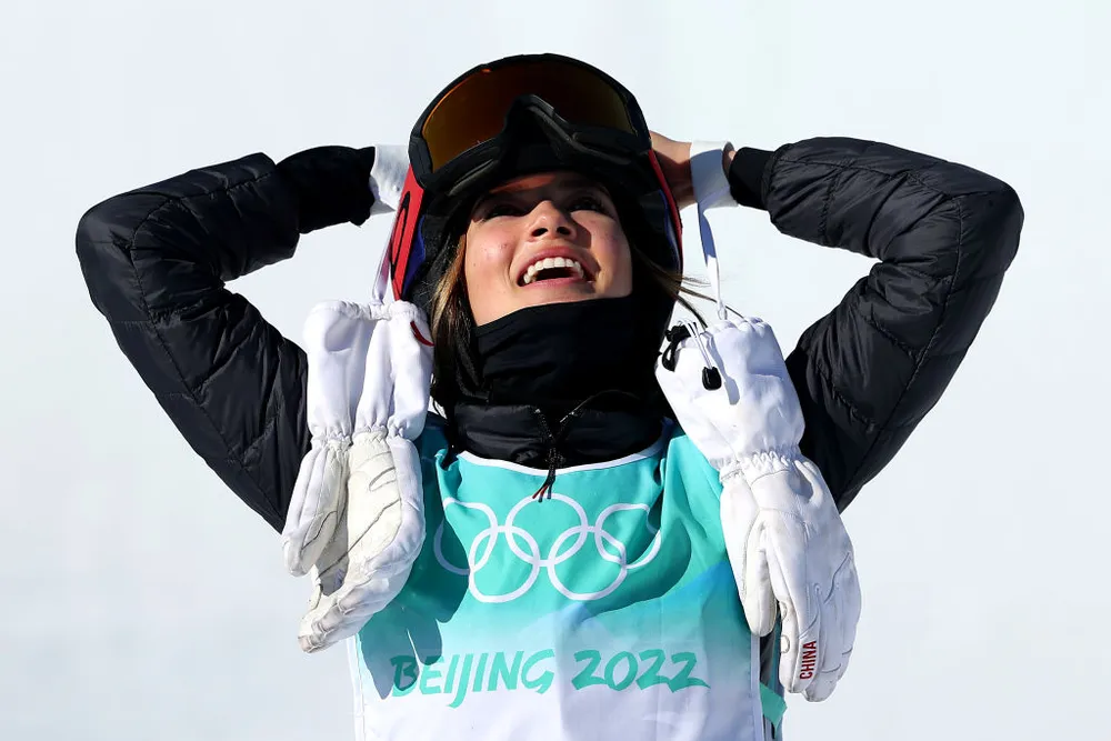 Olympic mùa Đông Beijing: “Siêu mẫu” gốc Mỹ Eileen Gu mang Vàng về cho đất mẹ ảnh 2