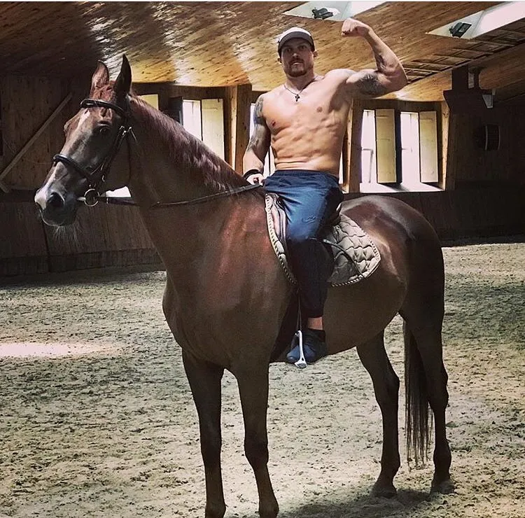 Fury hoài nghi trận đấu với “Gã ngoại quốc” Usyk, Bivol chờ quyết định của “Đệ nhất quyền thủ” Canelo ảnh 2