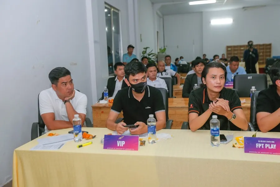 AMY CUP: Họp báo “hoành tráng hơn V-League” ảnh 4