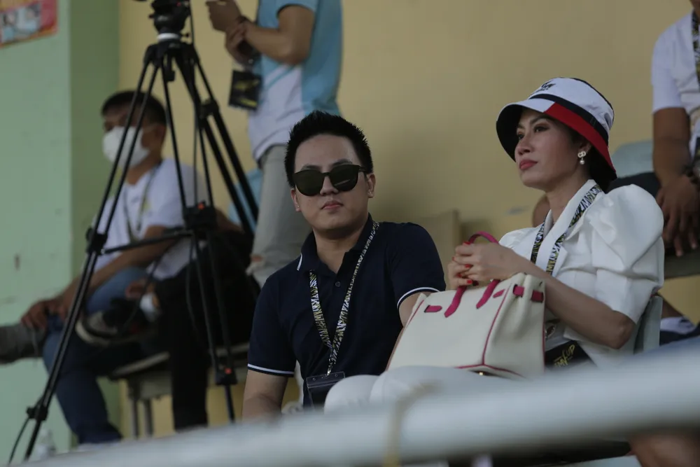 Khai mạc Amy Cup: Đội xe mô tô Harley rước cờ đầy phong cách, mưa bàn thắng/4 trận đầu tiên ảnh 3