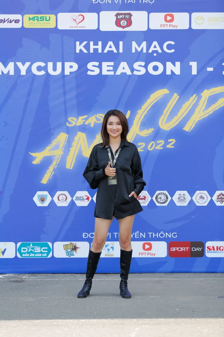 Khai mạc Amy Cup: Đội xe mô tô Harley rước cờ đầy phong cách, mưa bàn thắng/4 trận đầu tiên ảnh 1