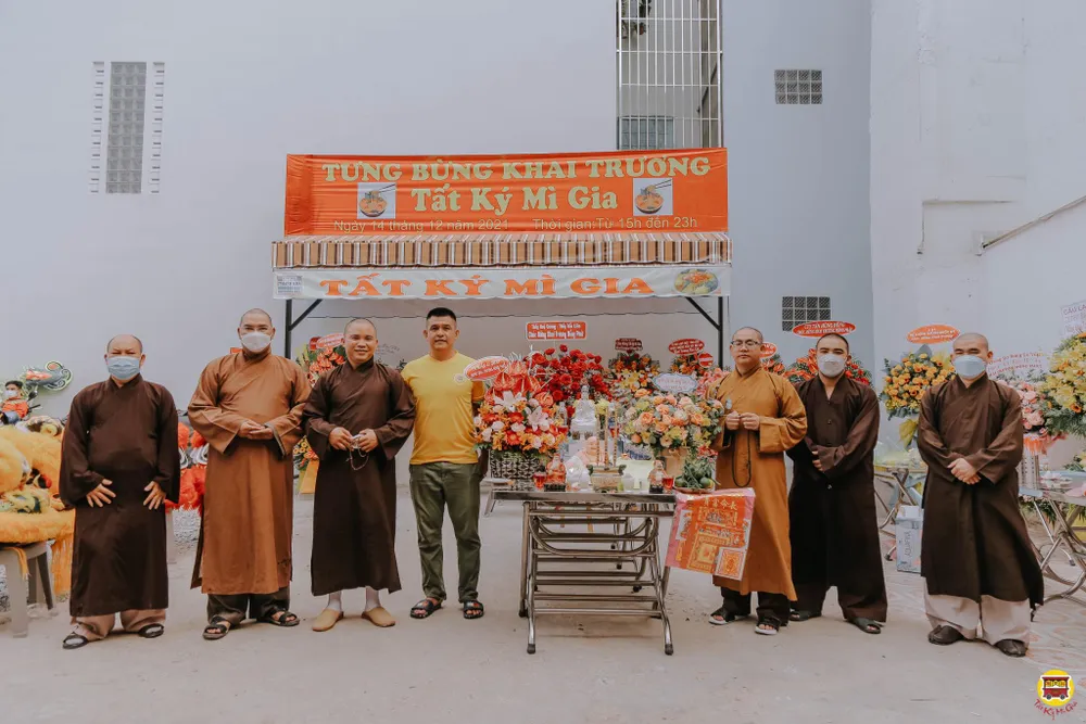 Cựu tuyển thủ futsal Bảo Chúng & Tất Ký Mì Gia: Từ đôi chân đảo điên sân bóng tới đôi tay thảy mì - trộn sốt điêu luyện ảnh 3