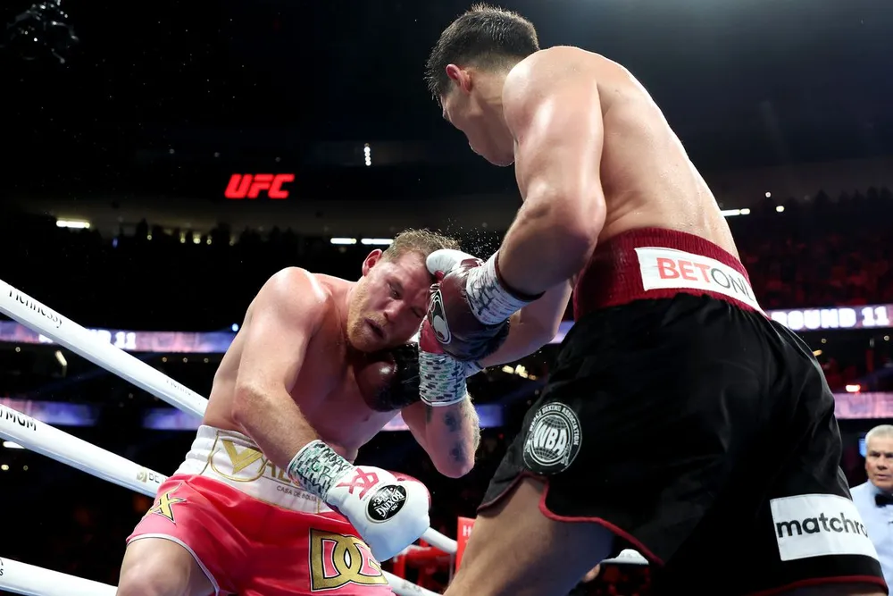 Canelo Alvarez vs Dmitri Bivol: Võ sĩ người Nga thắng sốc, nhưng thật sự quá mạnh so với “Đệ nhất quyền thủ” ảnh 2