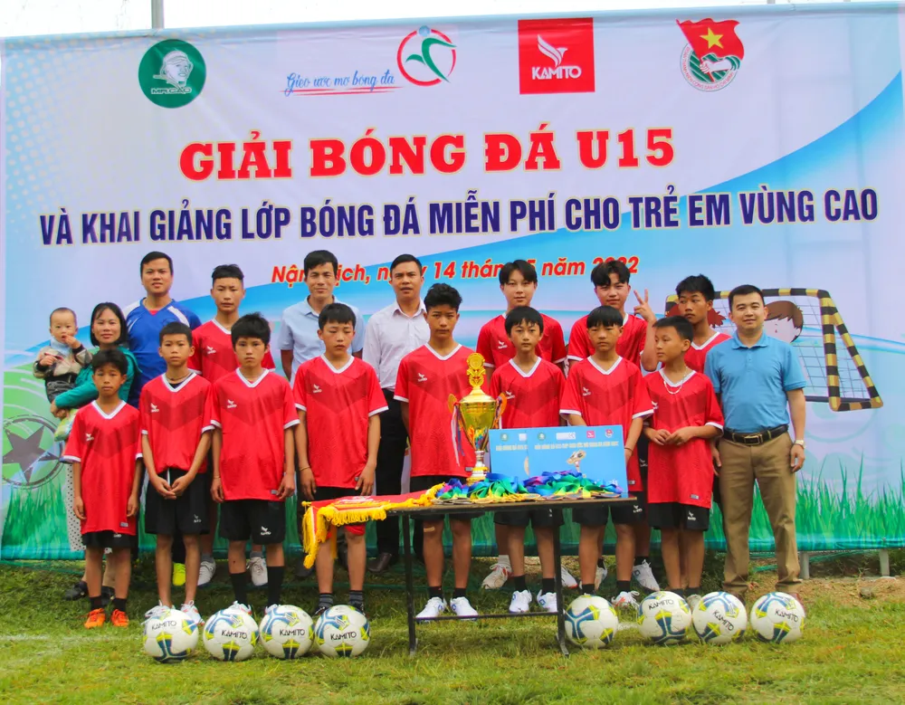 Giải bóng đá U15 dành cho trẻ em vùng cao, vùng biên