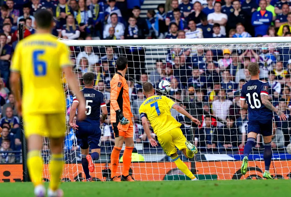 Andriy Yarmolenko đến gần kỷ lục ghi bàn của Andriy Shevchenko, muốn tặng quà cho người dân Ukraine vào ngày 5-6 ảnh 1