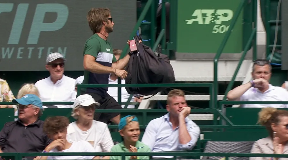 Daniil Medvedev: La hét HLV Gilles Cervara khiến ông này bỏ về giữa trận, thua CK thứ 2 liên tiếp ảnh 2