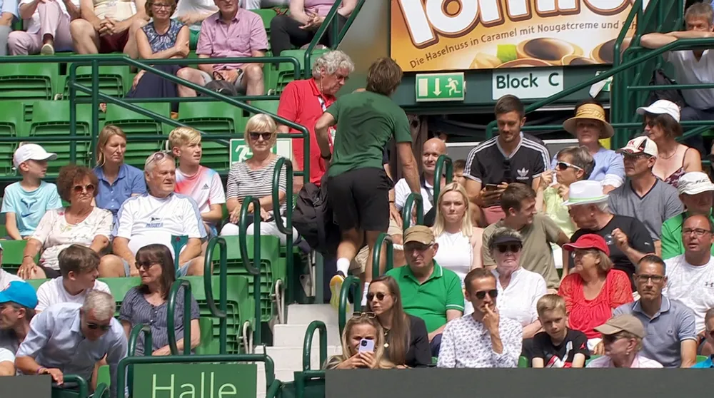 Daniil Medvedev: La hét HLV Gilles Cervara khiến ông này bỏ về giữa trận, thua CK thứ 2 liên tiếp ảnh 3