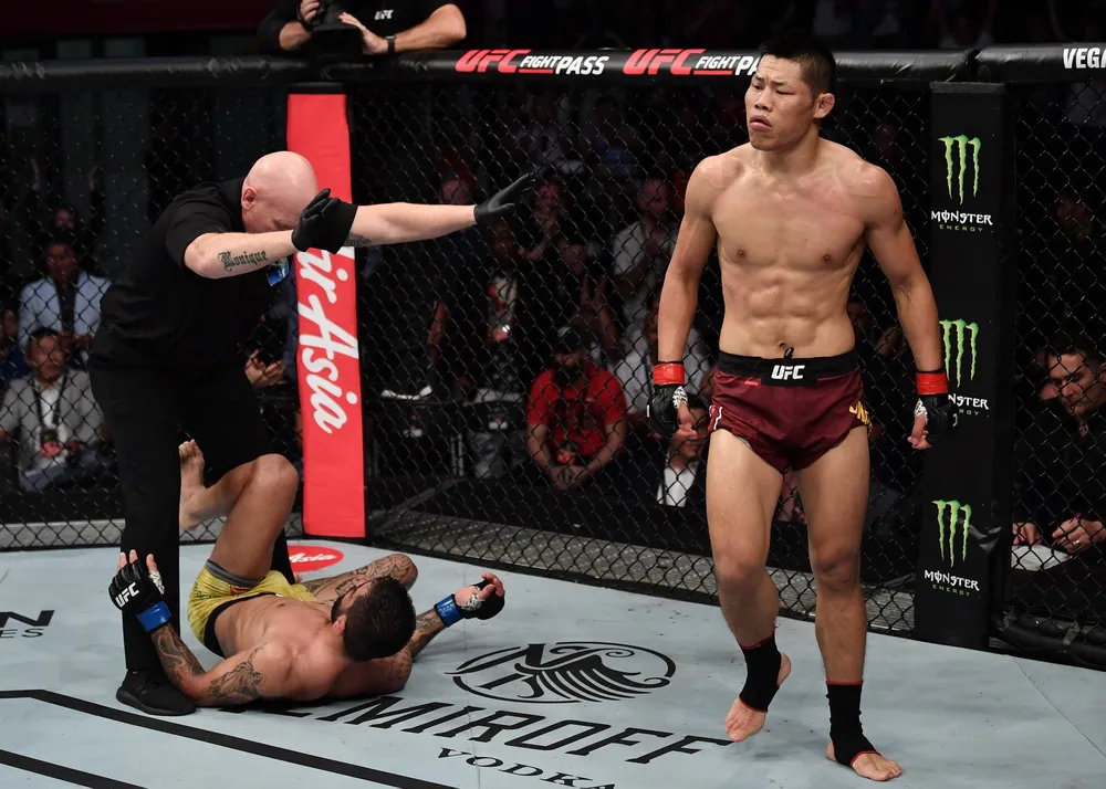 “Con đỉa” Li Jingliang: Suýt thành nông dân, được truyền cảm hứng bởi Lý Tiểu Long, biểu tượng MMA Trung Quốc ảnh 2