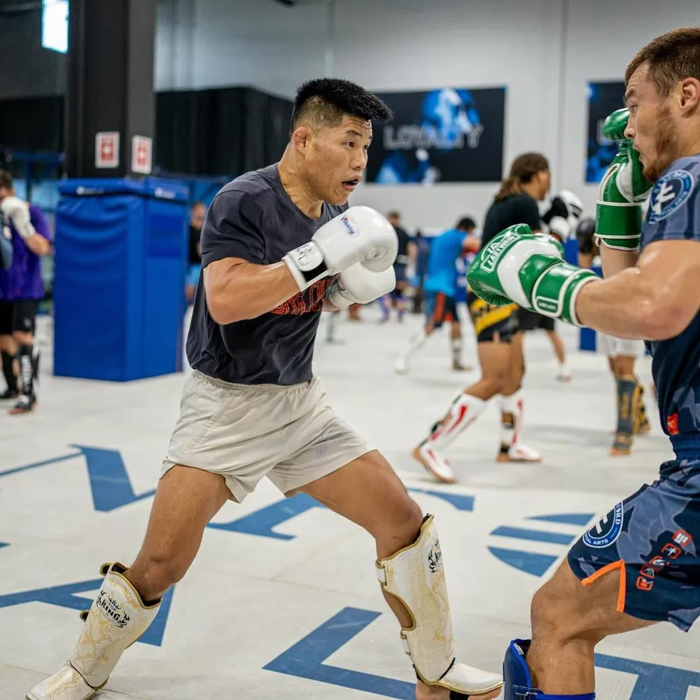 “Con đỉa” Li Jingliang: Suýt thành nông dân, được truyền cảm hứng bởi Lý Tiểu Long, biểu tượng MMA Trung Quốc ảnh 3