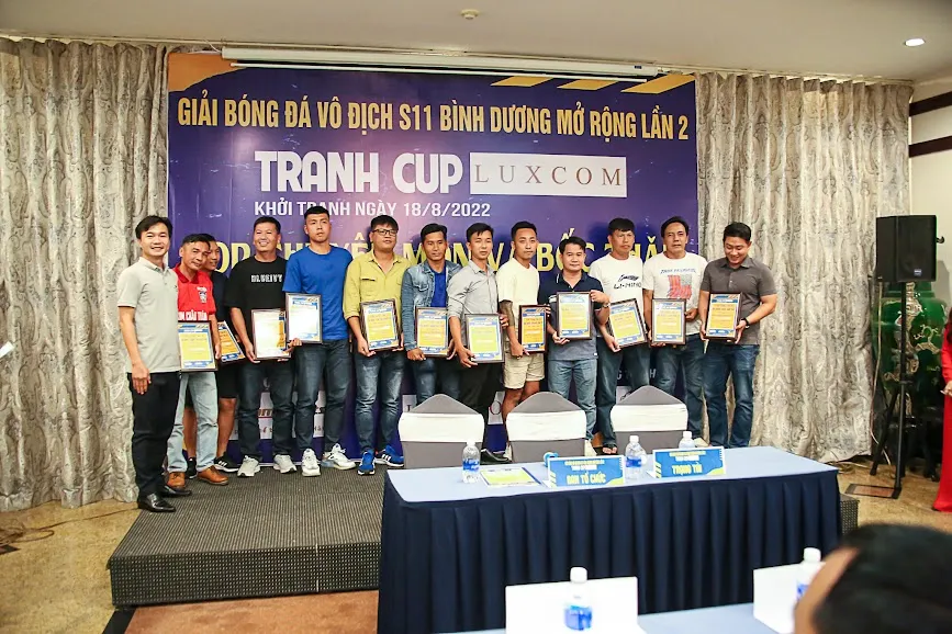 Giải bóng đá vô địch S11 Bình Dương mở rộng lần 2 - Tranh Cúp Luxcom: BTC dành 600 triệu đồng làm từ thiện, 500 triệu đồng giải thưởng ảnh 5