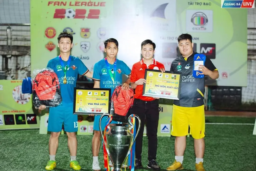 Trái ngược Chelsea, CFC Đà Nẵng vô đối ở Giải Fan League Thành phố sông Hàn, thắng tuyệt đối 7 trận x 3 điểm ảnh 3