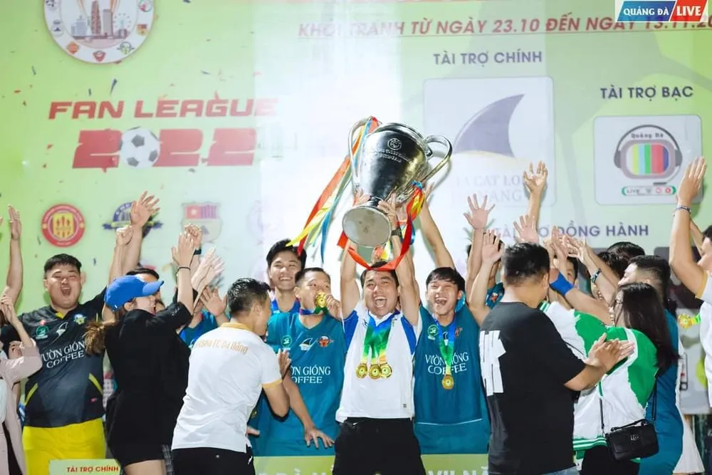 Trái ngược Chelsea, CFC Đà Nẵng vô đối ở Giải Fan League Thành phố sông Hàn, thắng tuyệt đối 7 trận x 3 điểm ảnh 2