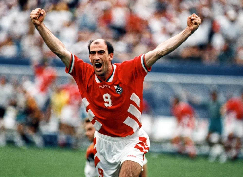 Những cuộc lật đổ vĩ đại trong lịch sử World Cup: Saudi Arabia thắng Messi và Nhật Bản thắng Muller vừa được “góp tên” ảnh 4