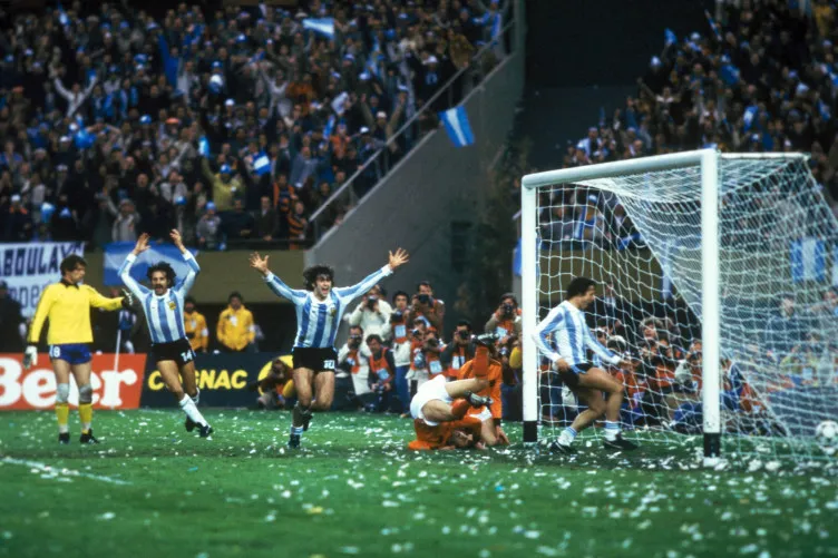 Argentina - Hà Lan: Những cuộc “đụng đầu” lịch sử với 2 trận đấu kinh điển ở CK World Cup 1978 và TK World Cup 1998 ảnh 2