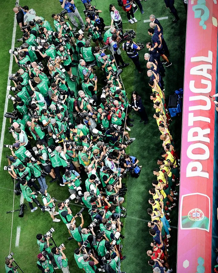 Cristiano Ronaldo bị “giáng cấp”: Không hạnh phúc, nhưng vẫn… tuyệt vời trong phòng thay đồ và hữu dụng ở giải đấu ảnh 1