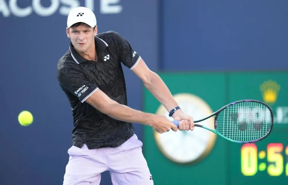 Hurkacz giành chiến thắng kịch tính trước Kokkinakis