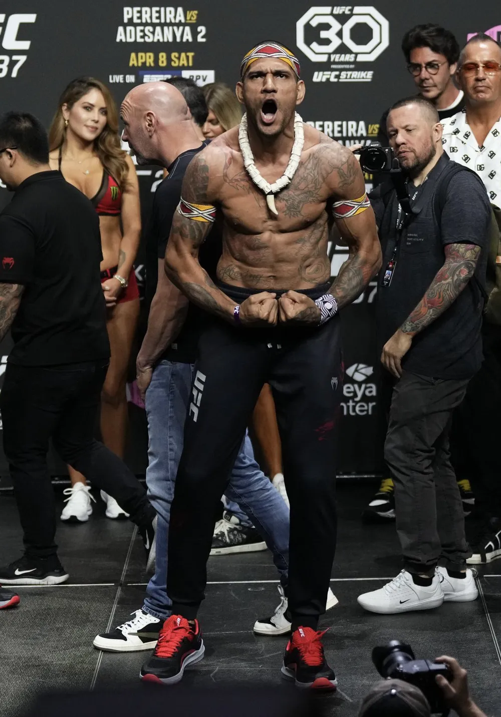 Thể trạng cực ngầu của Pereira Thể trạng cực ngầu của Pereira