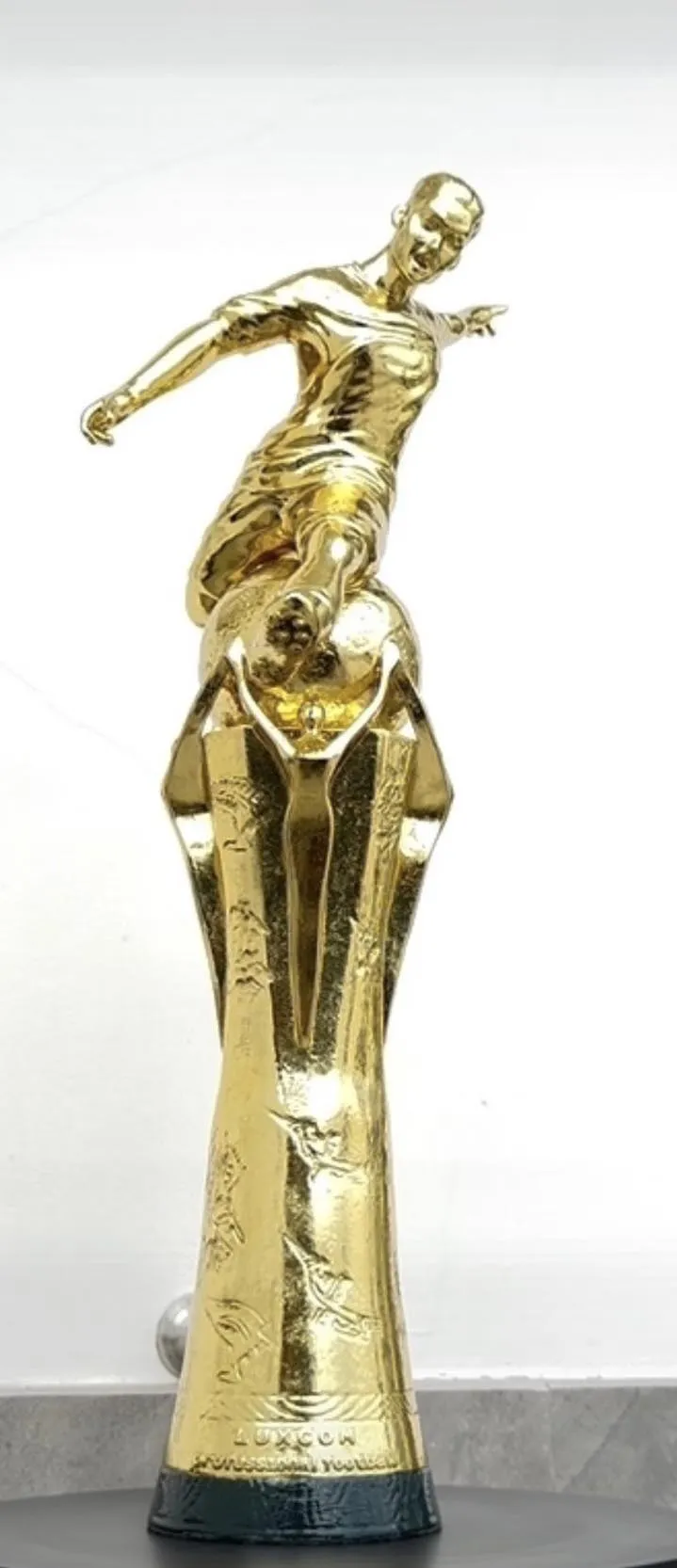 Cúp vô địch mạ vàng 24K Cúp vô địch mạ vàng 24K