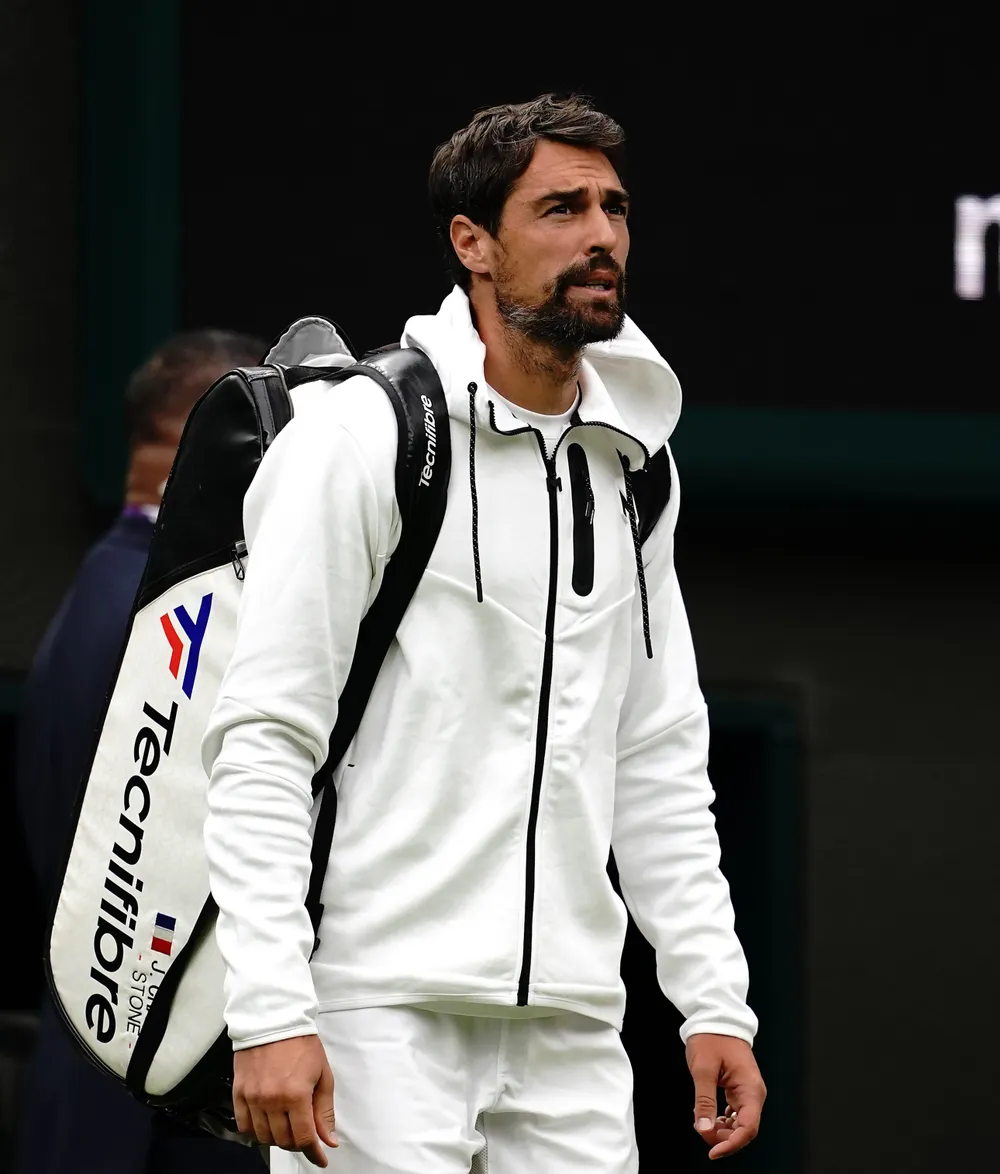 Chardy kết thúc sự nghiệp của mình