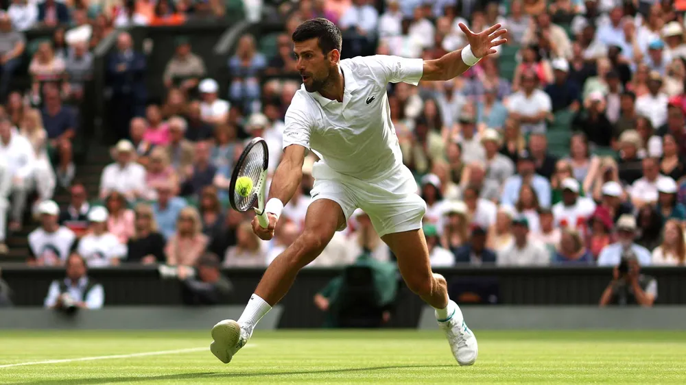 Djokovic lại lọt vào bán kết