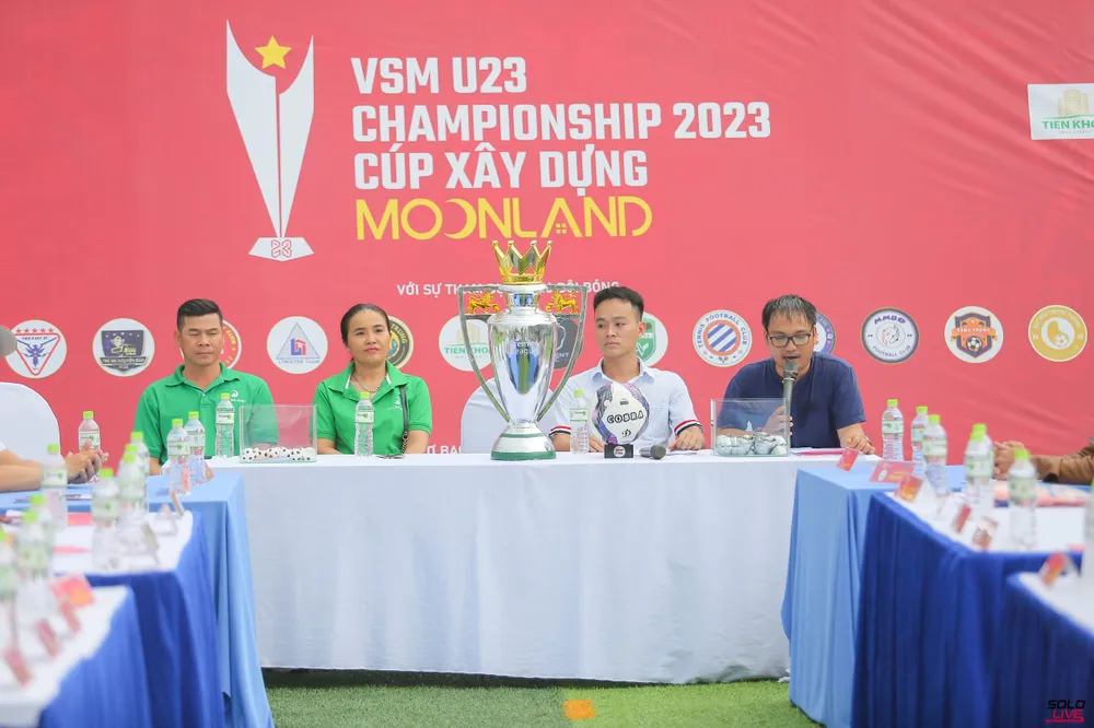 Nhà tài trợ và BTC giải đấu Nhà tài trợ và BTC giải đấu